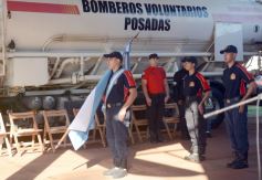 Foto de la galería: Emotiva ceremonia por el Día de los Bomberos Voluntarios en la sede de Itaembé Miní en Posadas