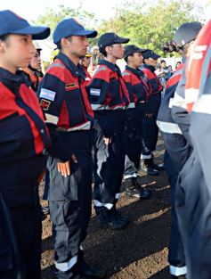 Foto de la galería: Emotiva ceremonia por el Día de los Bomberos Voluntarios en la sede de Itaembé Miní en Posadas