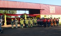 Foto de la galería: Emotiva ceremonia por el Día de los Bomberos Voluntarios en la sede de Itaembé Miní en Posadas