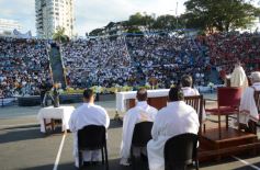 Sixto Fotografías. Sociedad. Corpus Christi - Corpus Christi: con gran convocatoria se celebró la solemnidad del Cuerpo y la Sangre de Cristo