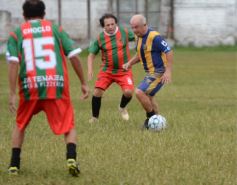 Foto de la galería: Glorias del fútbol misionero estuvieron presentes en J.G Brown a beneficio de Pety Ávalos