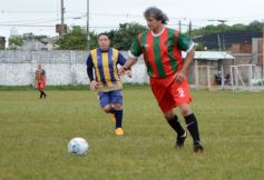 Foto de la galería: Glorias del fútbol misionero estuvieron presentes en J.G Brown a beneficio de Pety Ávalos