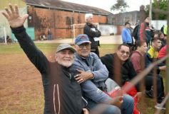 Foto de la galería: Glorias del fútbol misionero estuvieron presentes en J.G Brown a beneficio de Pety Ávalos