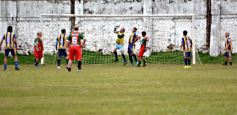 Foto de la galería: Glorias del fútbol misionero estuvieron presentes en J.G Brown a beneficio de Pety Ávalos