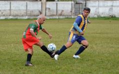Foto de la galería: Glorias del fútbol misionero estuvieron presentes en J.G Brown a beneficio de Pety Ávalos
