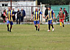 Foto de la galería: Glorias del fútbol misionero estuvieron presentes en J.G Brown a beneficio de Pety Ávalos