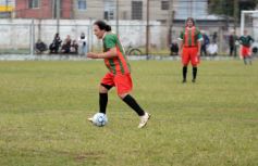 Foto de la galería: Glorias del fútbol misionero estuvieron presentes en J.G Brown a beneficio de Pety Ávalos