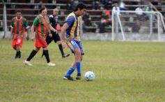 Foto de la galería: Glorias del fútbol misionero estuvieron presentes en J.G Brown a beneficio de Pety Ávalos