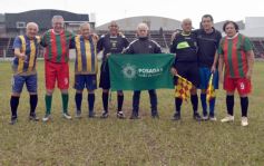 Foto de la galería: Glorias del fútbol misionero estuvieron presentes en J.G Brown a beneficio de Pety Ávalos