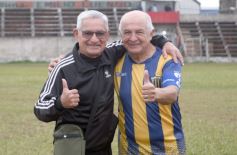 Foto de la galería: Glorias del fútbol misionero estuvieron presentes en J.G Brown a beneficio de Pety Ávalos