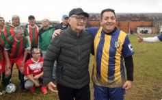 Foto de la galería: Glorias del fútbol misionero estuvieron presentes en J.G Brown a beneficio de Pety Ávalos
