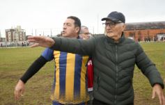 Foto de la galería: Glorias del fútbol misionero estuvieron presentes en J.G Brown a beneficio de Pety Ávalos