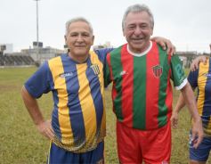 Foto de la galería: Glorias del fútbol misionero estuvieron presentes en J.G Brown a beneficio de Pety Ávalos