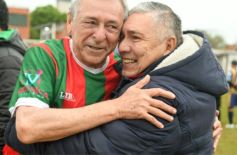Foto de la galería: Glorias del fútbol misionero estuvieron presentes en J.G Brown a beneficio de Pety Ávalos