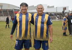 Foto de la galería: Glorias del fútbol misionero estuvieron presentes en J.G Brown a beneficio de Pety Ávalos