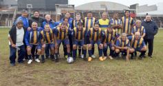 Foto de la galería: Glorias del fútbol misionero estuvieron presentes en J.G Brown a beneficio de Pety Ávalos