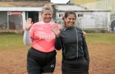 Foto de la galería: Glorias del fútbol misionero estuvieron presentes en J.G Brown a beneficio de Pety Ávalos