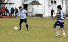 Foto de la galería: Glorias del fútbol misionero estuvieron presentes en J.G Brown a beneficio de Pety Ávalos