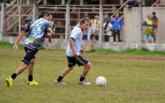 Foto de la galería: Glorias del fútbol misionero estuvieron presentes en J.G Brown a beneficio de Pety Ávalos