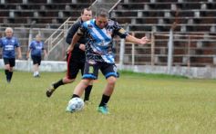 Foto de la galería: Glorias del fútbol misionero estuvieron presentes en J.G Brown a beneficio de Pety Ávalos