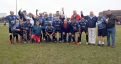 Foto de la galería: Glorias del fútbol misionero estuvieron presentes en J.G Brown a beneficio de Pety Ávalos