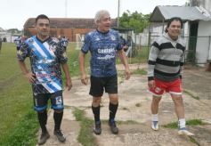 Foto de la galería: Glorias del fútbol misionero estuvieron presentes en J.G Brown a beneficio de Pety Ávalos