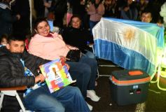 Foto de la galería: La tercera Festreaming en calle Colón con temática mundialista y solidaria