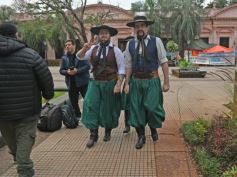 Foto de la galería: "Bandera Solidaria" en la plaza 9 de Julio, festival cultural que reunió donaciones para los más necesitados