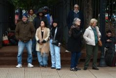 Foto de la galería: "Bandera Solidaria" en la plaza 9 de Julio, festival cultural que reunió donaciones para los más necesitados