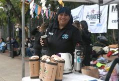 Foto de la galería: "Bandera Solidaria" en la plaza 9 de Julio, festival cultural que reunió donaciones para los más necesitados