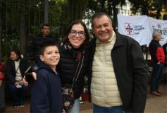 Foto de la galería: "Bandera Solidaria" en la plaza 9 de Julio, festival cultural que reunió donaciones para los más necesitados