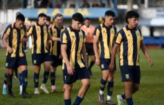 Foto de la galería: Mitre se mantiene líder en su zona después del 0-0 ante Juventud Antoniana de Salta
