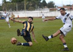 Foto de la galería: Mitre se mantiene líder en su zona después del 0-0 ante Juventud Antoniana de Salta