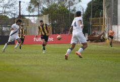 Foto de la galería: Mitre se mantiene líder en su zona después del 0-0 ante Juventud Antoniana de Salta