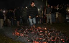 Foto de la galería: Noche de San Juan: multitudinaria muestra de fe y tradición 