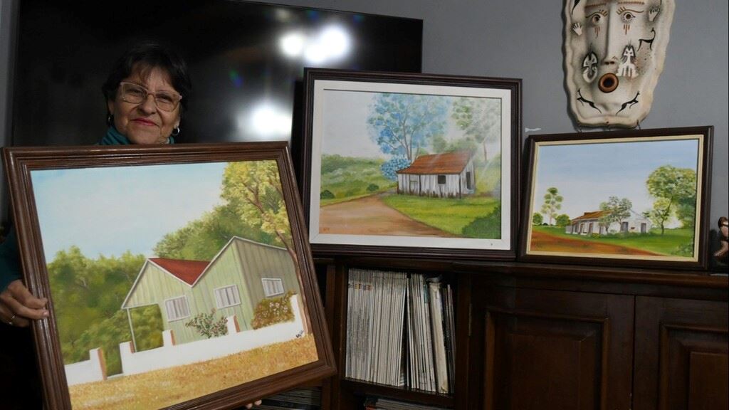 Kity Soto descubrió a través de la pintura un talento que le permite expresar sus emociones y la belleza de Misiones 