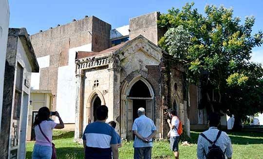 Finde largo en Posadas: retoman los paseos guiados en el Cementerio La Piedad