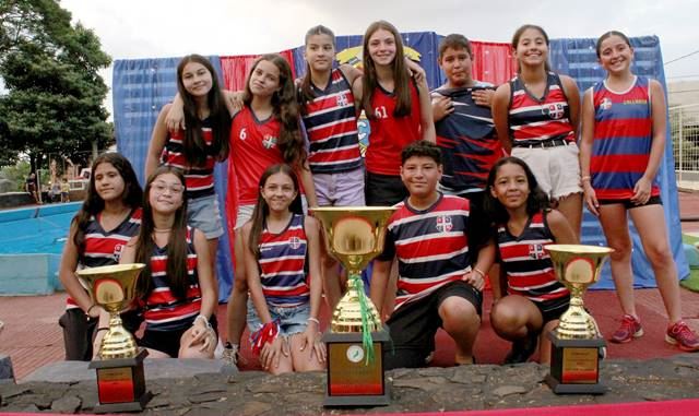 Centro de Cazadores coronó el año con una gran fiesta para el deporte y la familia de la azul y roja