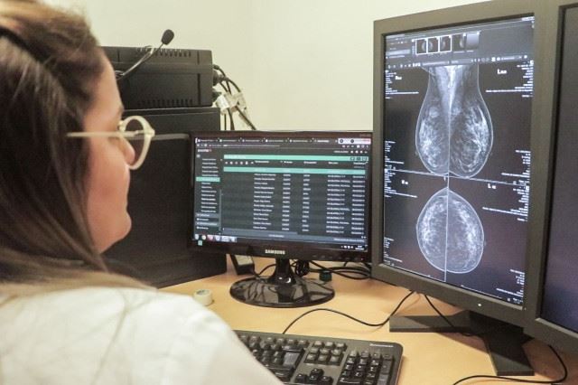 Octubre Rosa: en el Madariaga continúan realizando mamografías sin turno previo ni pedido médico