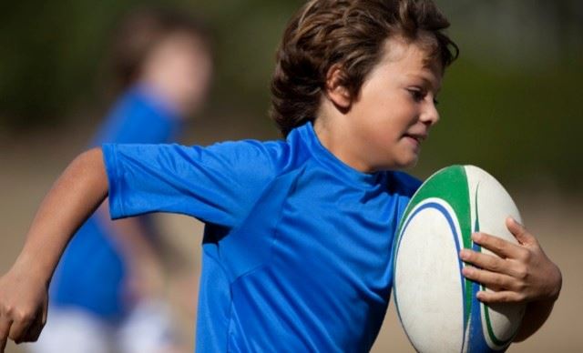 Dictan clases gratuitas de rugby en el Club Lomas