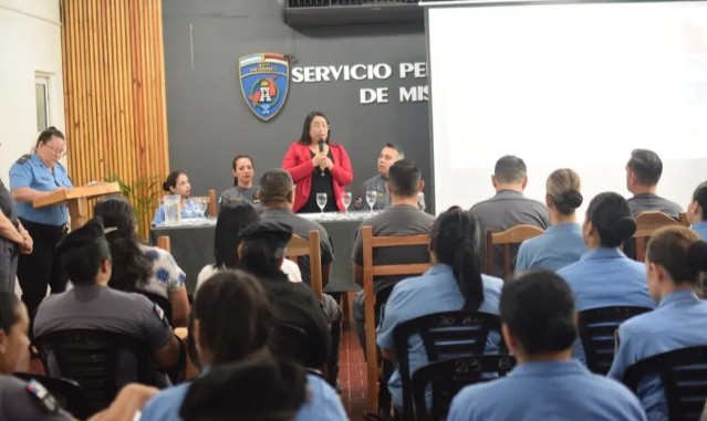En el «Día Internacional de la Eliminación de la Violencia contra la Mujer» se realizó una charla de prevención en el Servicio Penitenciario