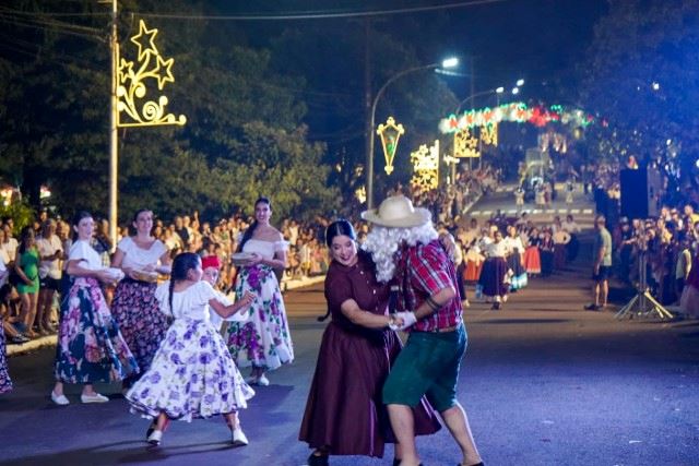 La Fiesta Nacional de la Navidad del Litoral ya brilla en Leandro N.Alem