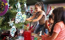 En el Hogar de Día se realizó el acto de cierre del ciclo y el encendido del Árbol de Navidad con mucha emoción