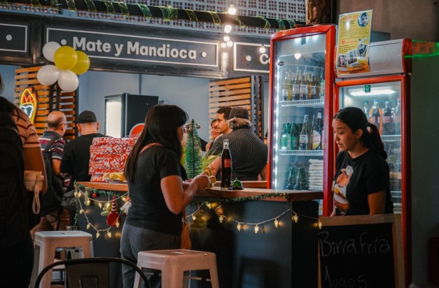 Imagen de la noticia: Gran reapertura del histórico Mercado de Villa Urquiza impulsa crecimiento a emprendedores posadeños