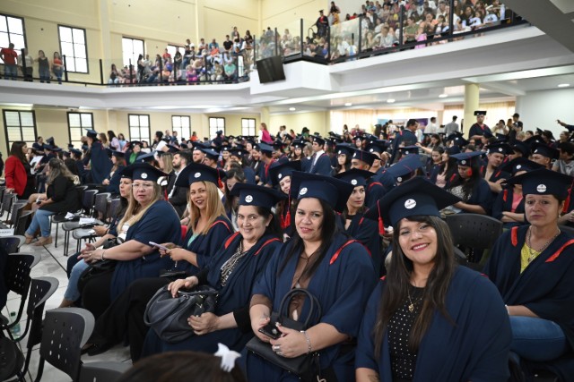 Imagen de la noticia: Más de 4.000 egresados del SIPTED finalizaron sus estudios primarios y secundarios 