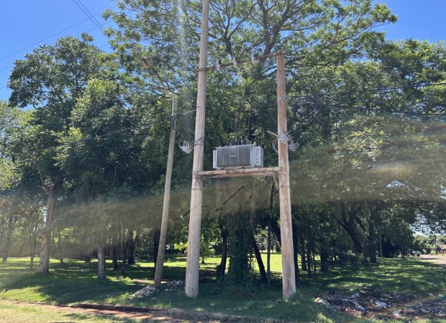 Imagen de la noticia: En Apóstoles se ejecuta un plan integral de mejora en redes de media tensión