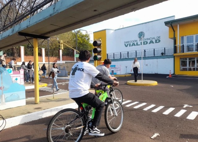 Imagen de la noticia: La Escuela Vial llegó a 23.500 personas en la promoción de las normas de tránsito durante el 2025