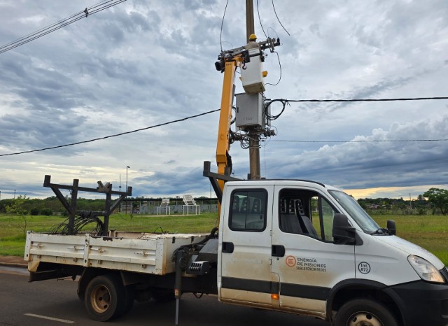 Imagen de la noticia: Energía de Misiones mantiene el operativo de emergencia ante los problemas registrados por las condiciones climáticas