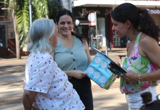Imagen de la noticia: Se realizaron actividades preventivas y difusión sobre Juego Responsable en la plaza 9 de Julio 