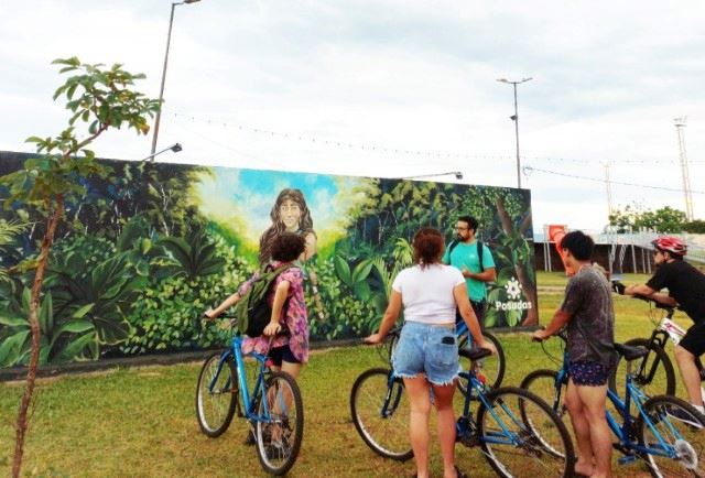Conociendo “Murales en Bici”, una propuesta turística que combina arte y paseo al aire libre